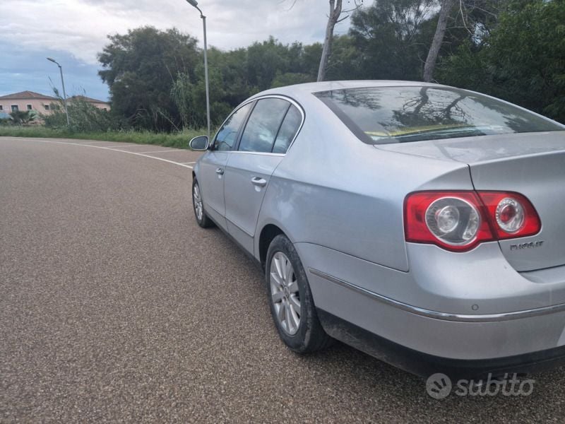 Grigio Usata 2008 VW Passat Tre volumi | 2300 € (Ottimo prezzo) - Immagine 1/4