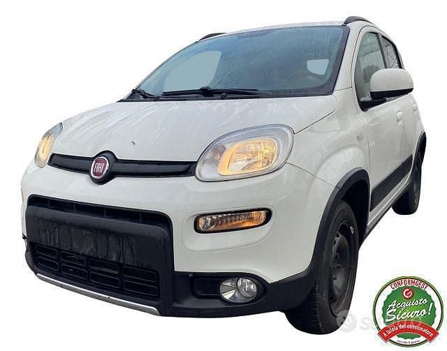 Usata Fiat Panda 4x4 S 85 CV (62 kW) 2014 Bianco Utilitaria
