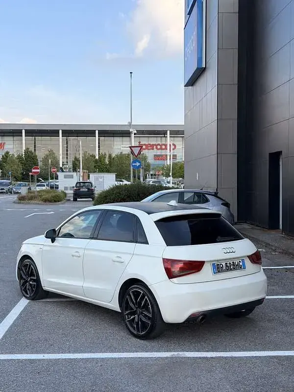 Usata Audi A1 Sportback Ambition 86 CV (63 kW) 2012 Utilitaria