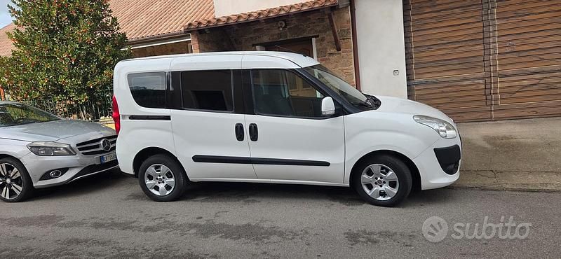 Usata Fiat Doblò 105 CV (77 kW) 2012 Bianco Monovolume