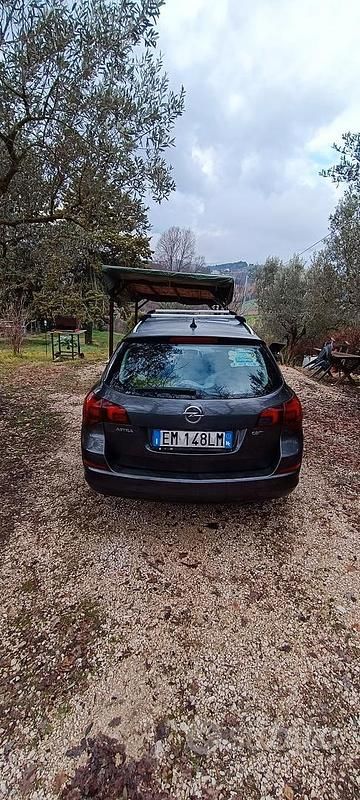 Usata Opel Astra 125 CV (91 kW) 2012 Grigio Station wagon
