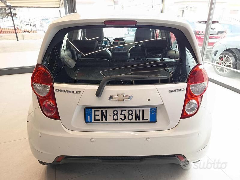 Usata Chevrolet Spark 68 CV (50 kW) 2012 Bianco Utilitaria