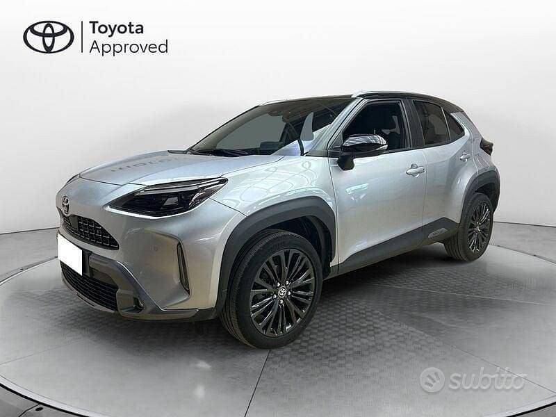 Usata Toyota Yaris Cross 116 CV (85 kW) 2021 Argento SUV