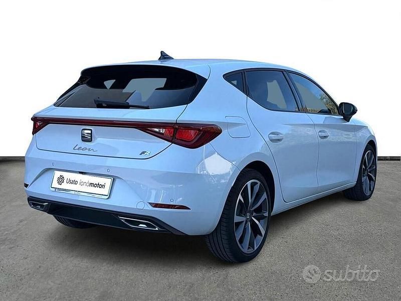 Nuova Seat Leon FR 150 CV (110 kW) 2025 Bianco Berlina