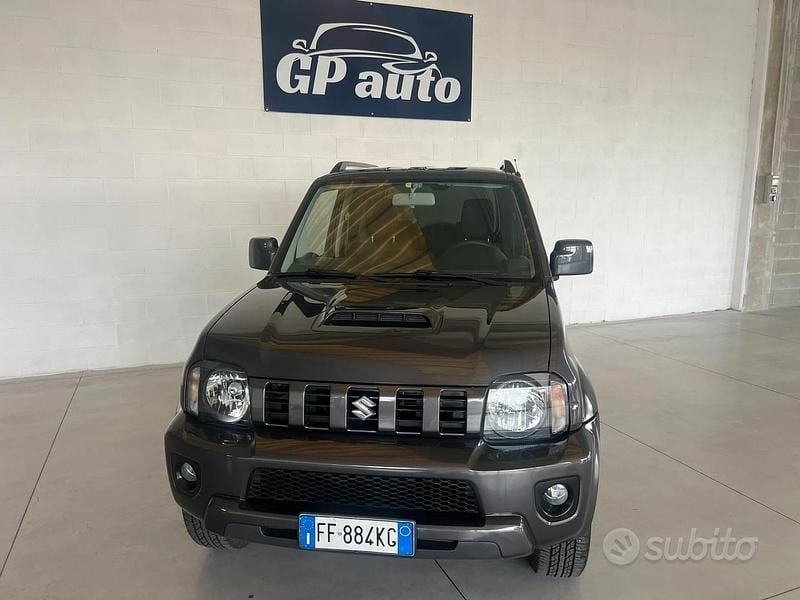 Usata Suzuki Jimny 86 CV (63 kW) 2017 Grigio SUV
