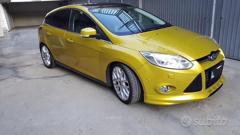 Usata Ford Focus Individual 150 CV (110 kW) 2011 Giallo Berlina