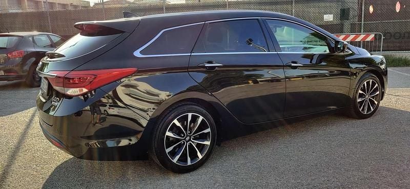 Usata Hyundai i40 Comfort 141 CV (103 kW) 2016 Nero Station wagon