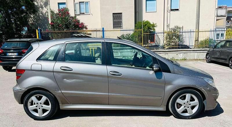 Gebraucht Mercedes B200 Chrome 140 PS (102 kW) 2006 Grau Van / Kleinbus