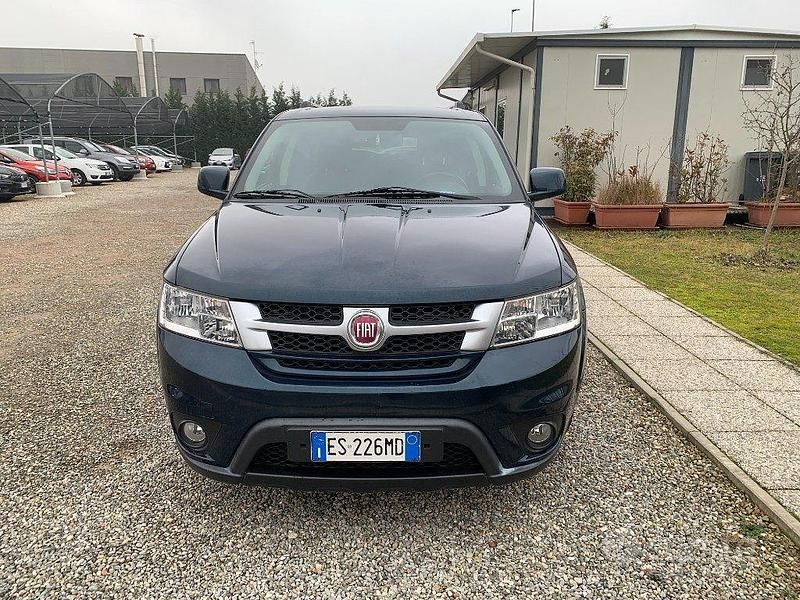 Usata Fiat Freemont Lounge 170 CV (125 kW) 2013 Blu SUV