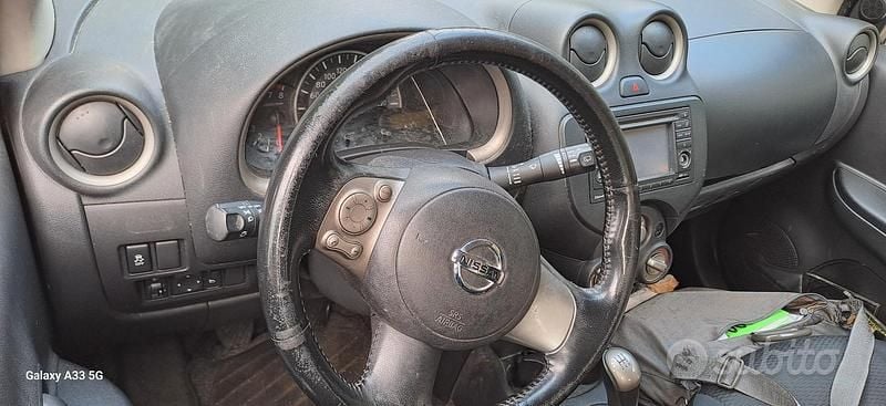 Usata Nissan Micra Acenta 98 CV (72 kW) 2012 Nero Utilitaria