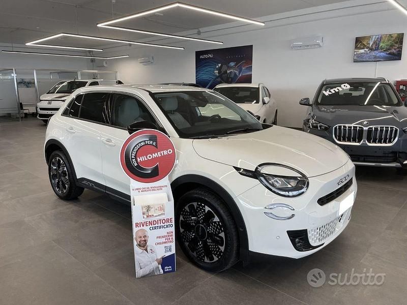 Usata Fiat 600 La Prima 110 CV (80 kW) 2025 Bianco SUV