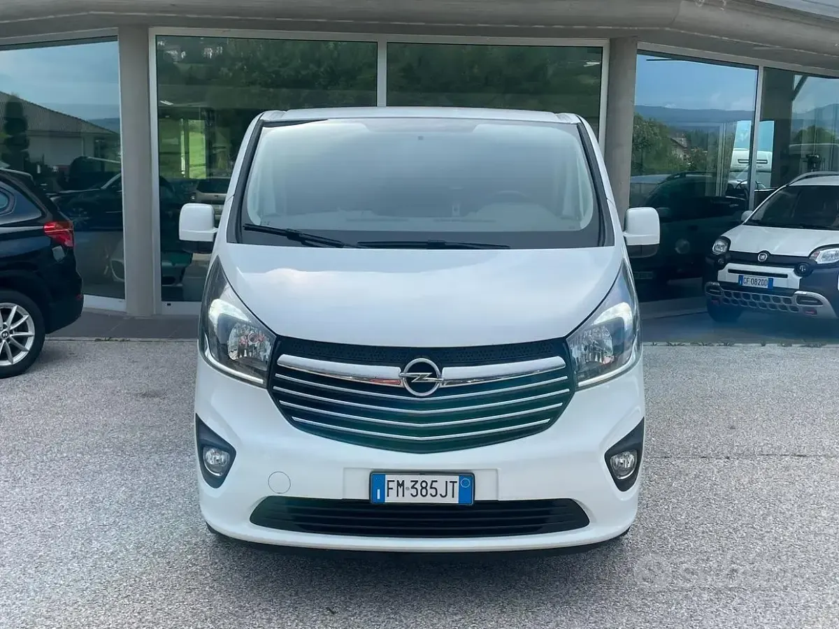Usata Opel Vivaro S 145 CV (106 kW) 2017 Bianco Monovolume