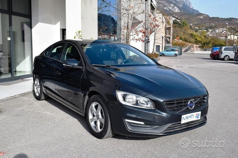 Usata Volvo S60 Business Edition 190 CV (139 kW) 2018 Grigio Berlina