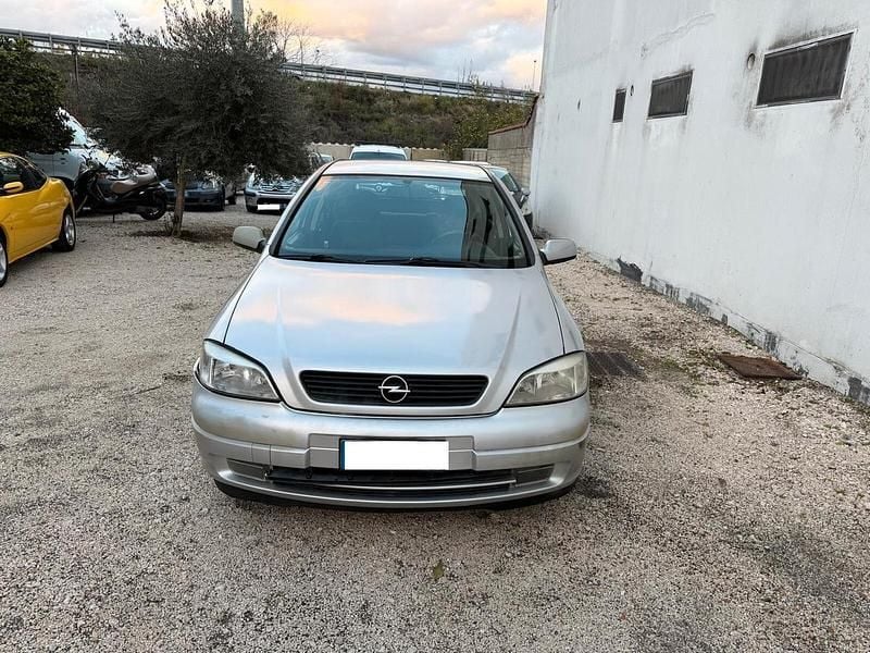 Usata Opel Astra Club 90 CV (66 kW) 2001 Argento Berlina