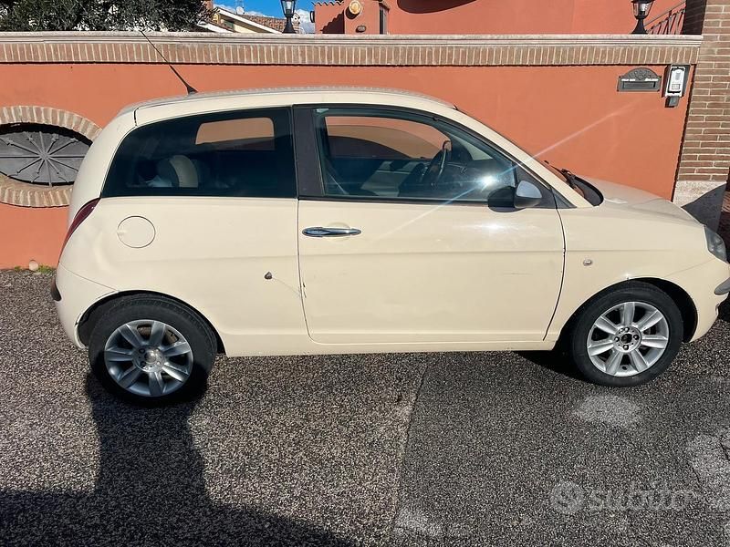 Giallo Usata 2003 Lancia Ypsilon Due volumi | 775 € - Immagine 1/4