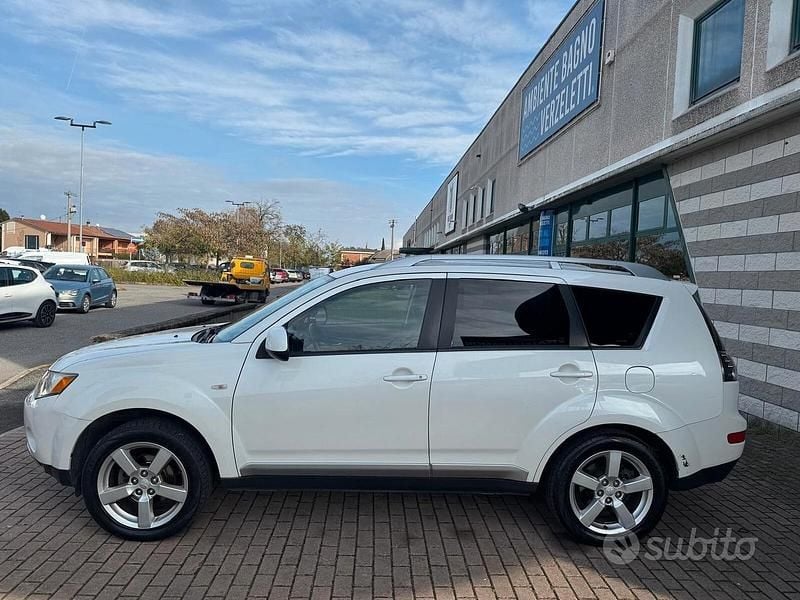 Usata Mitsubishi Outlander Instyle 140 CV (102 kW) 2007 Bianco SUV
