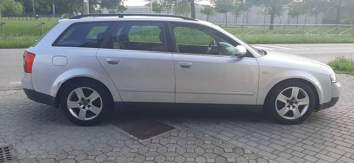 Usata Audi A4 131 CV (96 kW) 2001 Argento Station wagon
