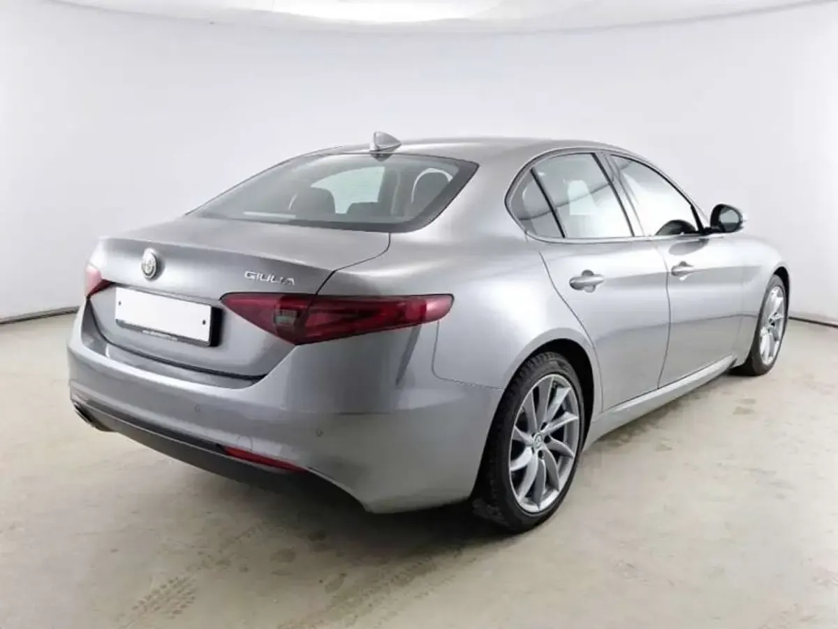 Usata Alfa Romeo Giulia Business 160 CV (117 kW) 2021 Grigio Berlina