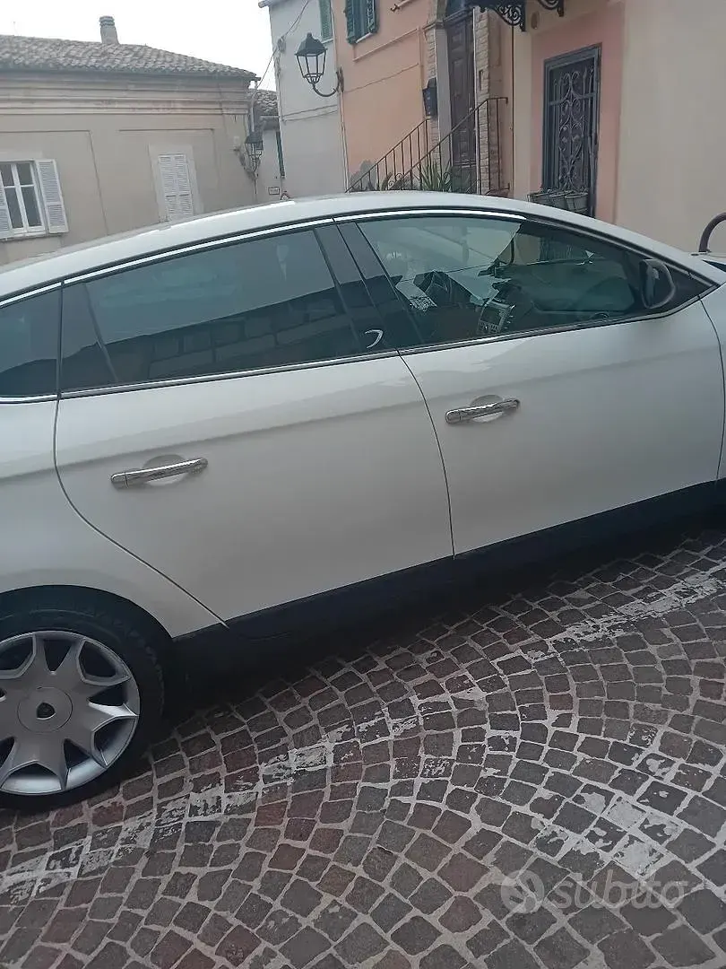 Usata Lancia Delta 85 CV (62 kW) 2012 Bianco Utilitaria