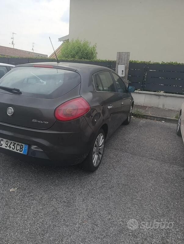 Usata Fiat Bravo 120 CV (88 kW) 2007 Grigio Utilitaria