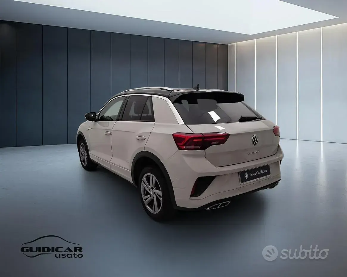 Usata VW T-Roc R-line 150 CV (110 kW) 2023 Giallo SUV