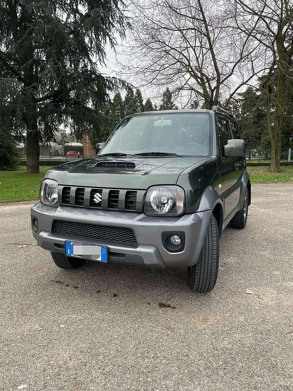 Usata Suzuki Jimny 86 CV (63 kW) 2014 Verde SUV