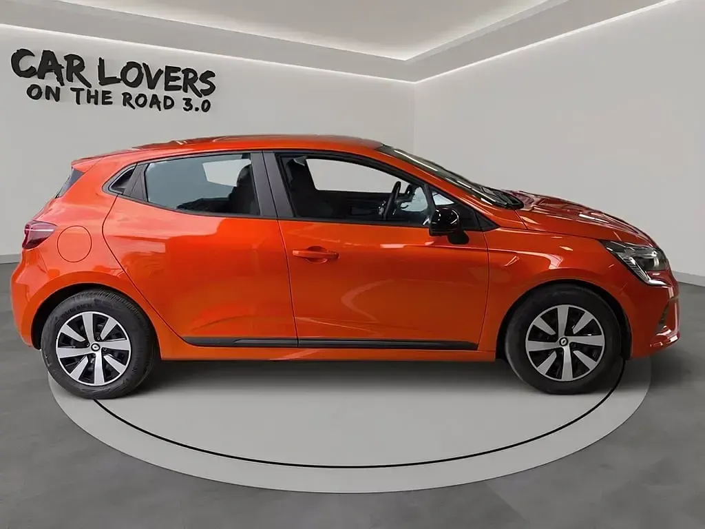 Usata Renault Clio Equilibre 101 CV (74 kW) 2023 Arancione Utilitaria