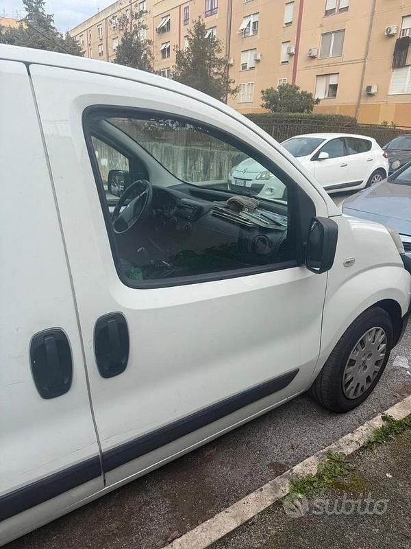 Usata Peugeot Bipper 75 CV (55 kW) 2016 Bianco Monovolume