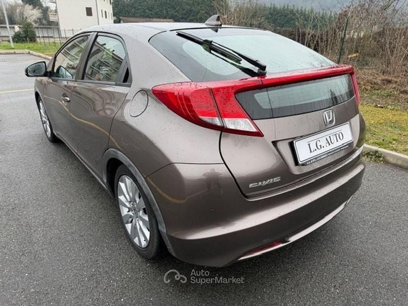 Usata Honda Civic 99 CV (72 kW) 2012 Bronze Berlina