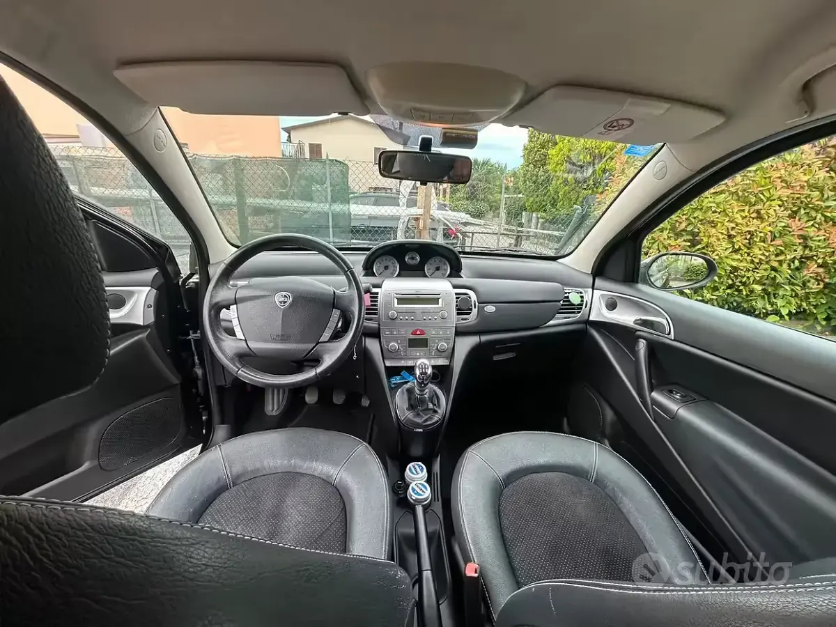 Usata Lancia Ypsilon 60 CV (44 kW) 2008 Nero Utilitaria
