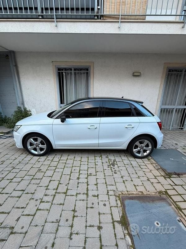 Usata Audi A1 Sportback Ambiente 90 CV (66 kW) 2015 Bianco Utilitaria