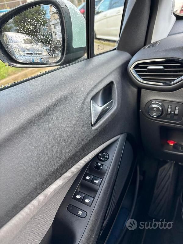 Usata Opel Crossland 83 CV (61 kW) 2019 Nero SUV