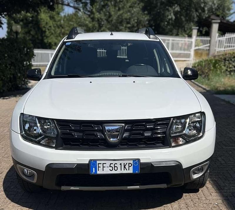 Usata 2017 Dacia Duster Black Shadow SUV | 9000 € (Buon prezzo) - Immagine 1/4