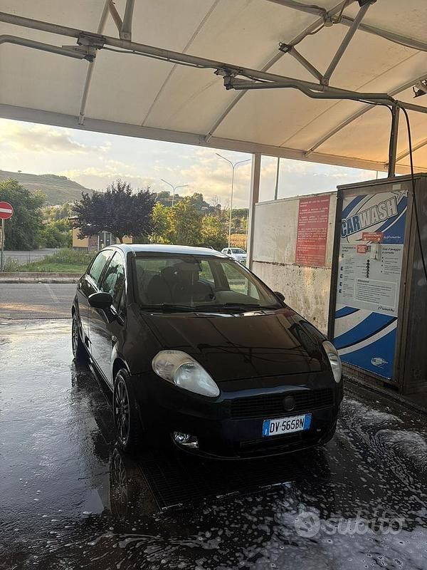 Usata Fiat Grande Punto 90 CV (66 kW) 2009 Nero Utilitaria
