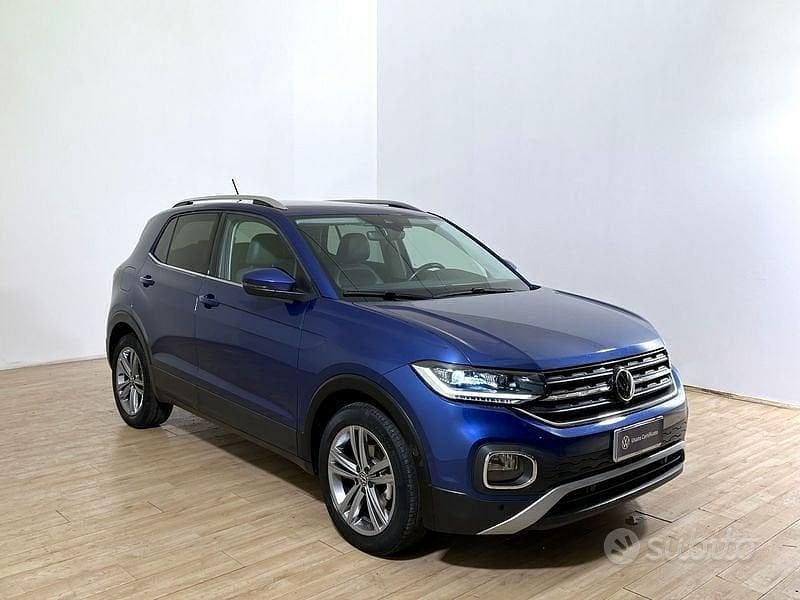 Usata VW T-Cross Advance 110 CV (80 kW) 2022 Reef blue SUV