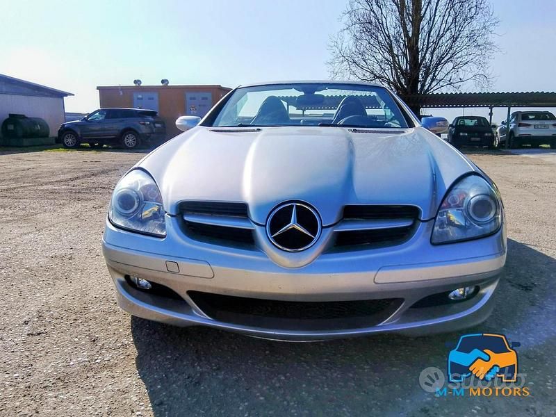 Usata Mercedes SLK200 163 CV (119 kW) 2005 Grigio Cabrio