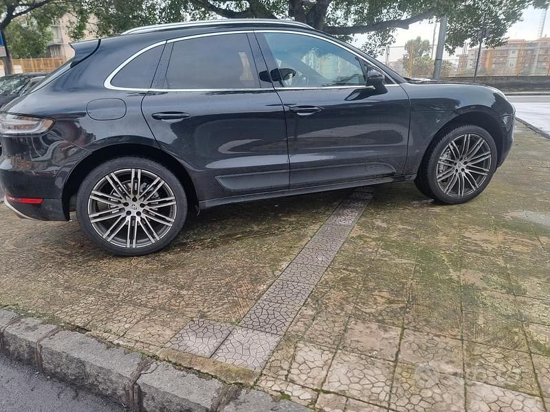 Usata 2014 Porsche Macan SUV | 25.000 € (Molto cara) - Immagine 1/4