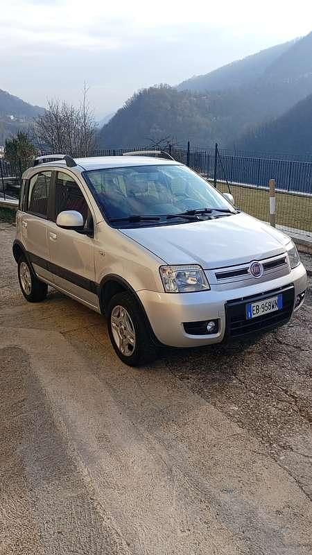 Usata Fiat Panda Climbing 60 CV (44 kW) 2010 Grigio Utilitaria