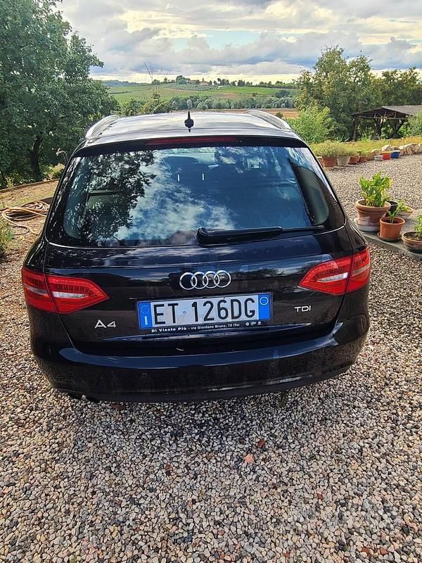 Usata Audi A4 Business 177 CV (130 kW) 2013 Nero Station wagon