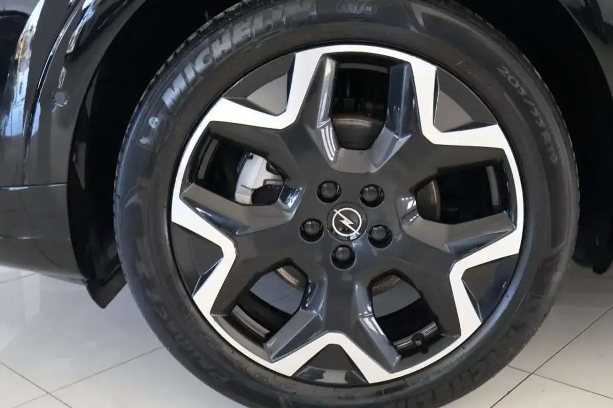 Usata Opel Grandland X Ultimate 131 CV (96 kW) 2024 Nero SUV