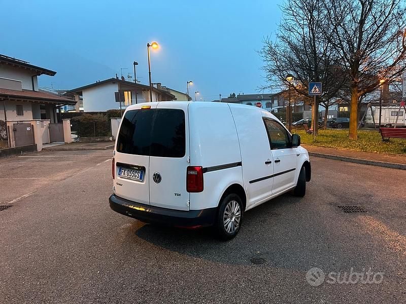Usata VW Caddy 102 CV (75 kW) 2017 Bianco Monovolume