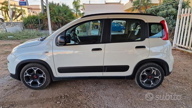 Usata Fiat Panda 70 CV (51 kW) 2022 Bianco Utilitaria