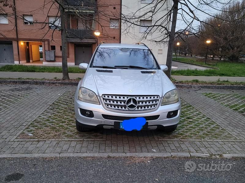 Usata Mercedes ML320 2006 Grigio SUV