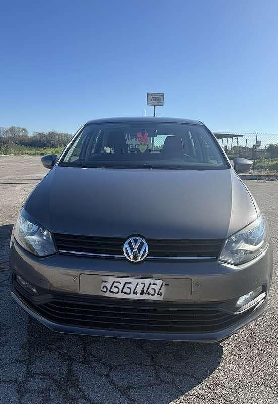 Usata VW Polo Trendline 75 CV (55 kW) 2016 Grigio Berlina
