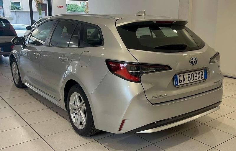 Usata Toyota Corolla Business Edition 98 CV (72 kW) 2020 Argento Station wagon