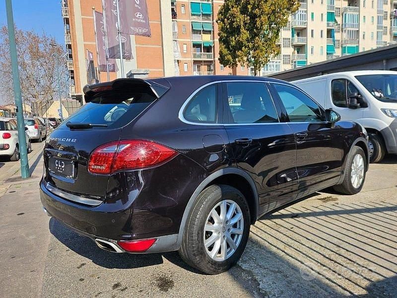 Usata Porsche Cayenne 245 CV (180 kW) 2012 Viola SUV