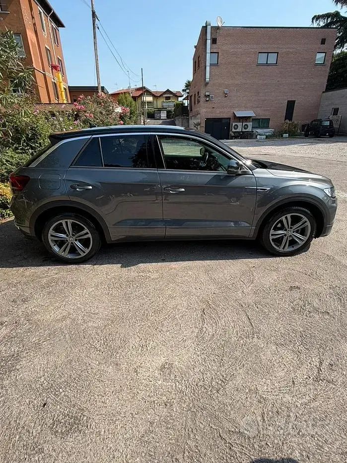 Usata VW T-Roc 150 CV (110 kW) 2020 Grigio SUV