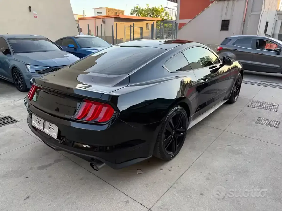 Usata Ford Mustang Fastback 317 CV (233 kW) 2016 Nero Coupé