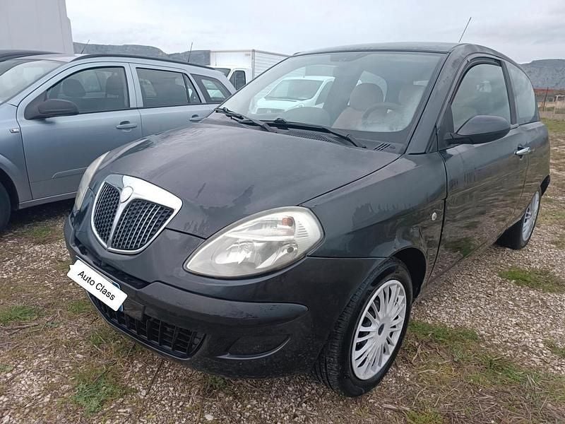 Usata Lancia Ypsilon 69 CV (50 kW) 2005 Nero Utilitaria