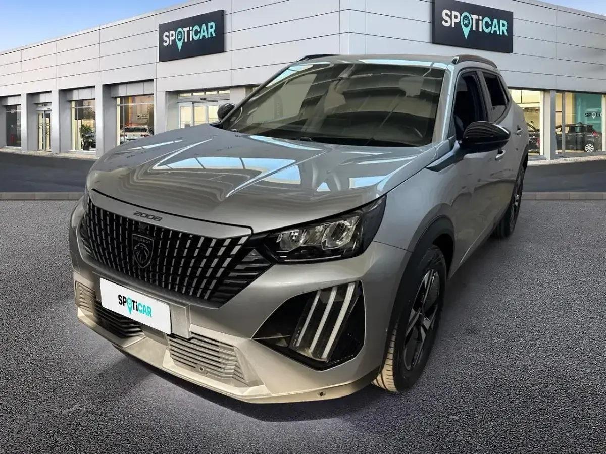 Usata Peugeot 2008 Allure 102 CV (75 kW) 2023 SUV